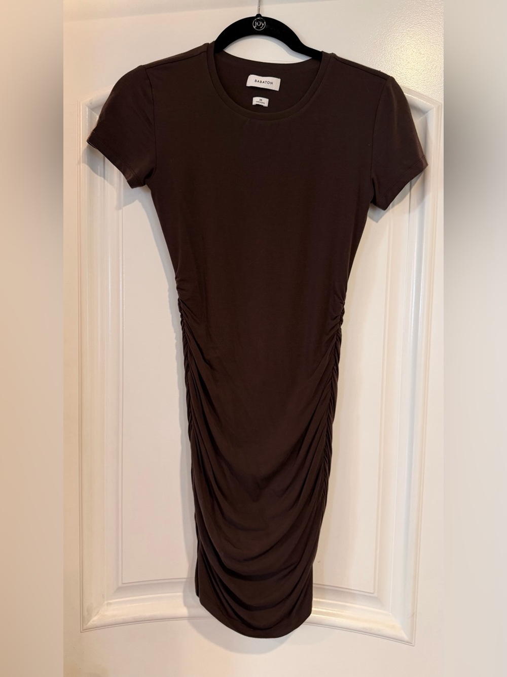 Babaton Short-Sleeve Ruched Midi Dress in Chocolate
